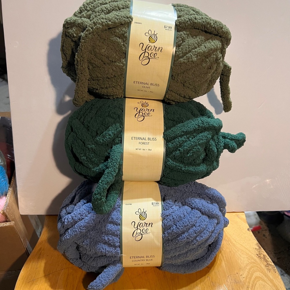 Yarn Bee 8oz Eternal Bliss Jumbo Yarn Lot 3 Olive Forest Country Blue Chenille